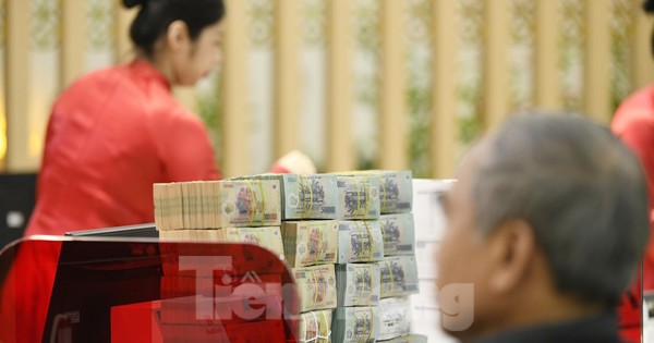Điều xảy ra với các ngân hàng khi lãi suất tiền gửi đang thấp nhất lịch sử